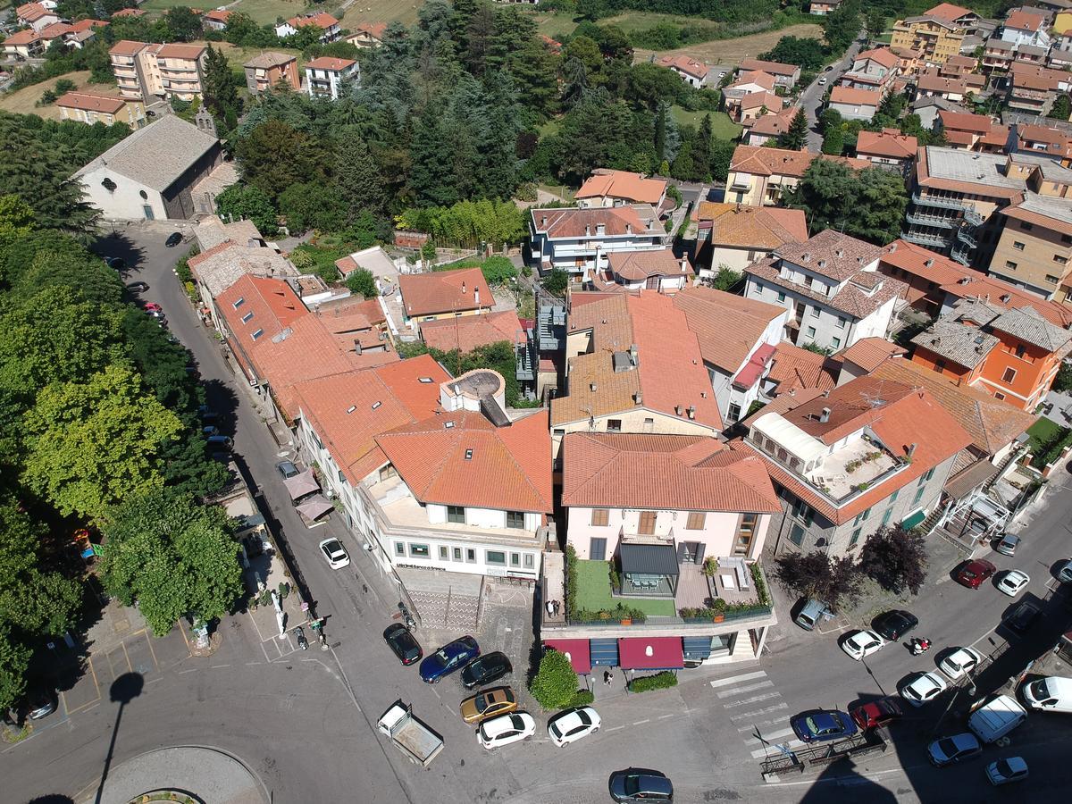 מונטפיאסקונה Hotel Italia & Lombardi מראה חיצוני תמונה