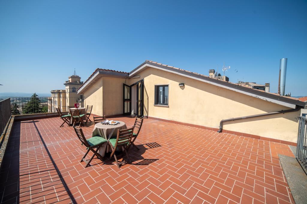 מונטפיאסקונה Hotel Italia & Lombardi מראה חיצוני תמונה