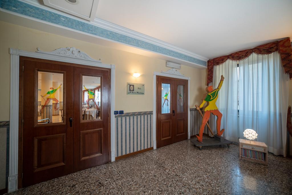 מונטפיאסקונה Hotel Italia & Lombardi מראה חיצוני תמונה